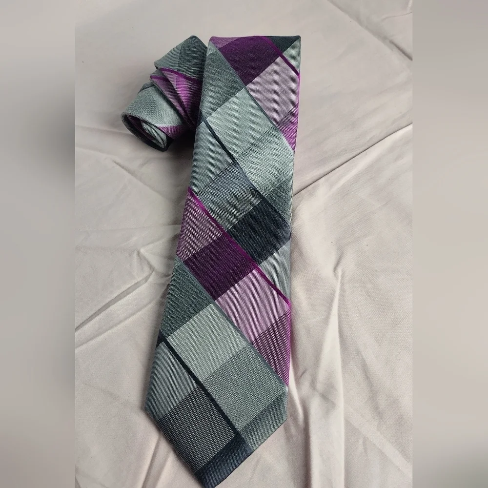 Michael Kors Tie Silk Blend Pink Purple Plaid Men Necktie Suit Formal 56.5 x3.25